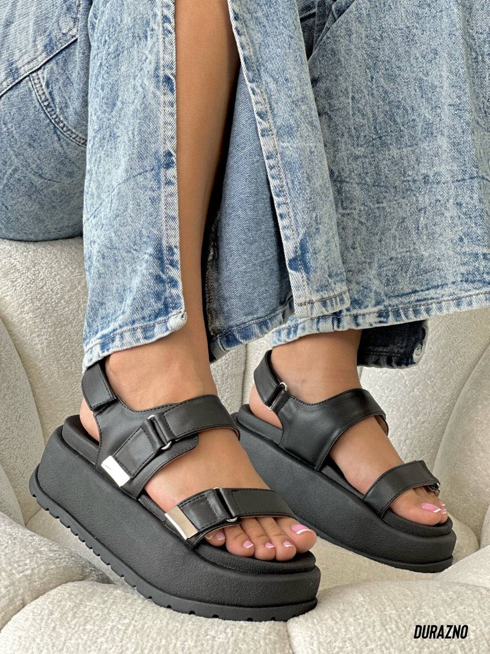 Descubre el Estilo y Elegancia en Cada Paso las sandalias Durazno