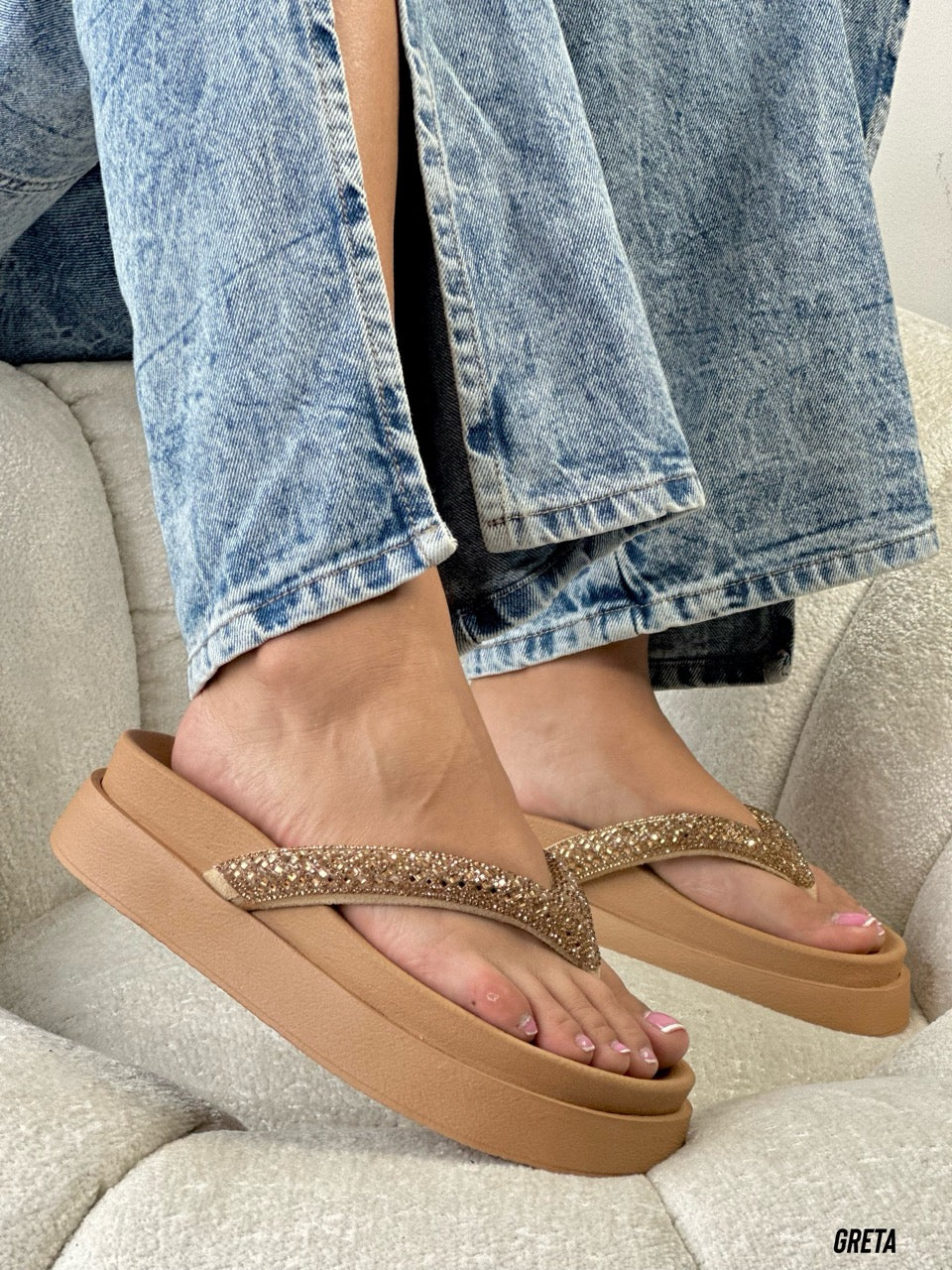 Descubre el Estilo y Elegancia en Cada Paso las sandalias Greta