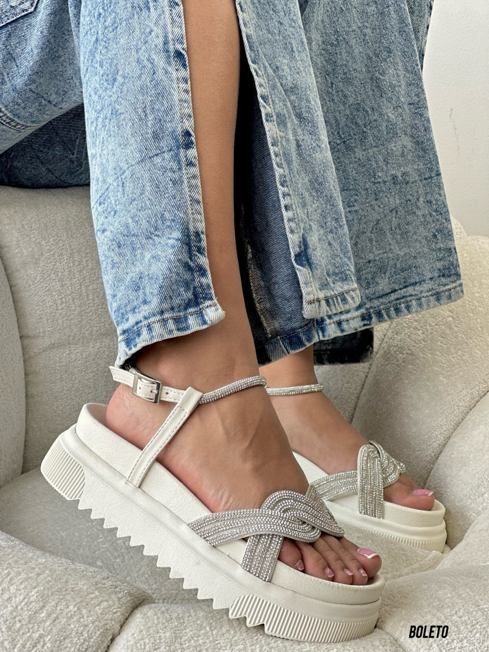 Descubre el Estilo y Elegancia en Cada Paso las sandalias Boleto