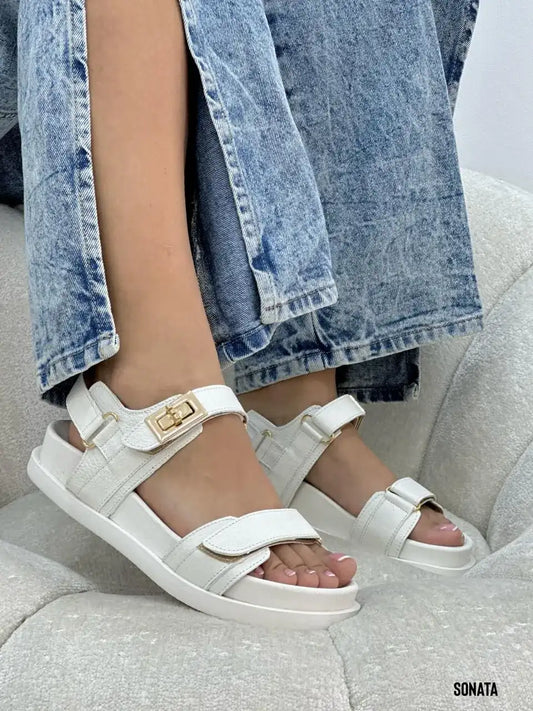 Descubre el Estilo y Elegancia en Cada Paso con las sandalias SONATA