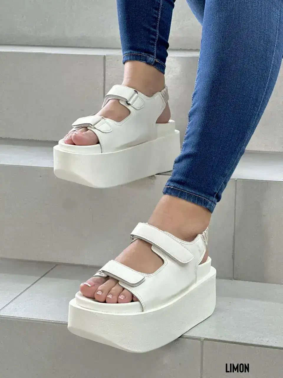 Descubre el Estilo y Elegancia en Cada Paso las sandalias LIMON